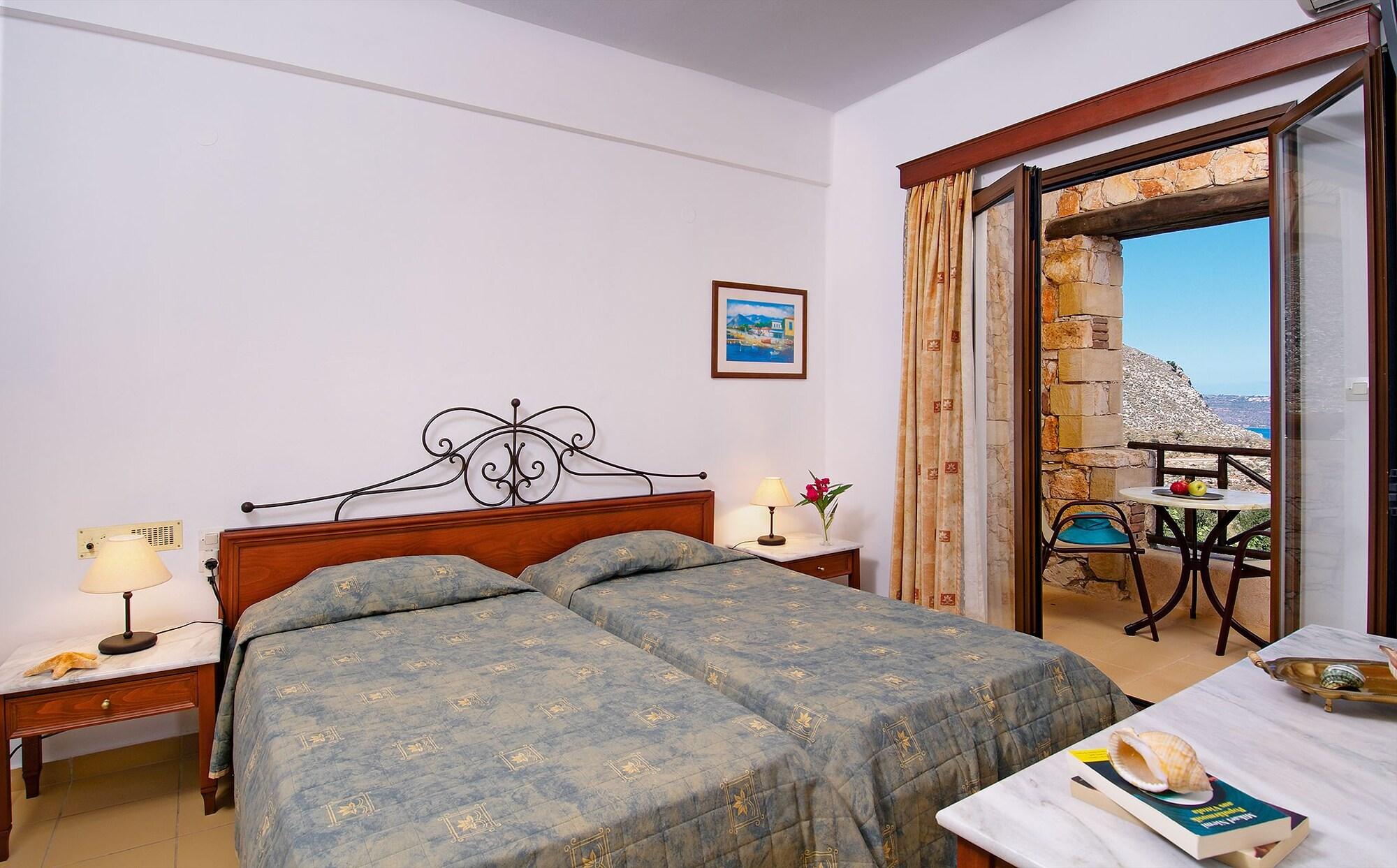 Areti Aparthotel Ханя Стая снимка