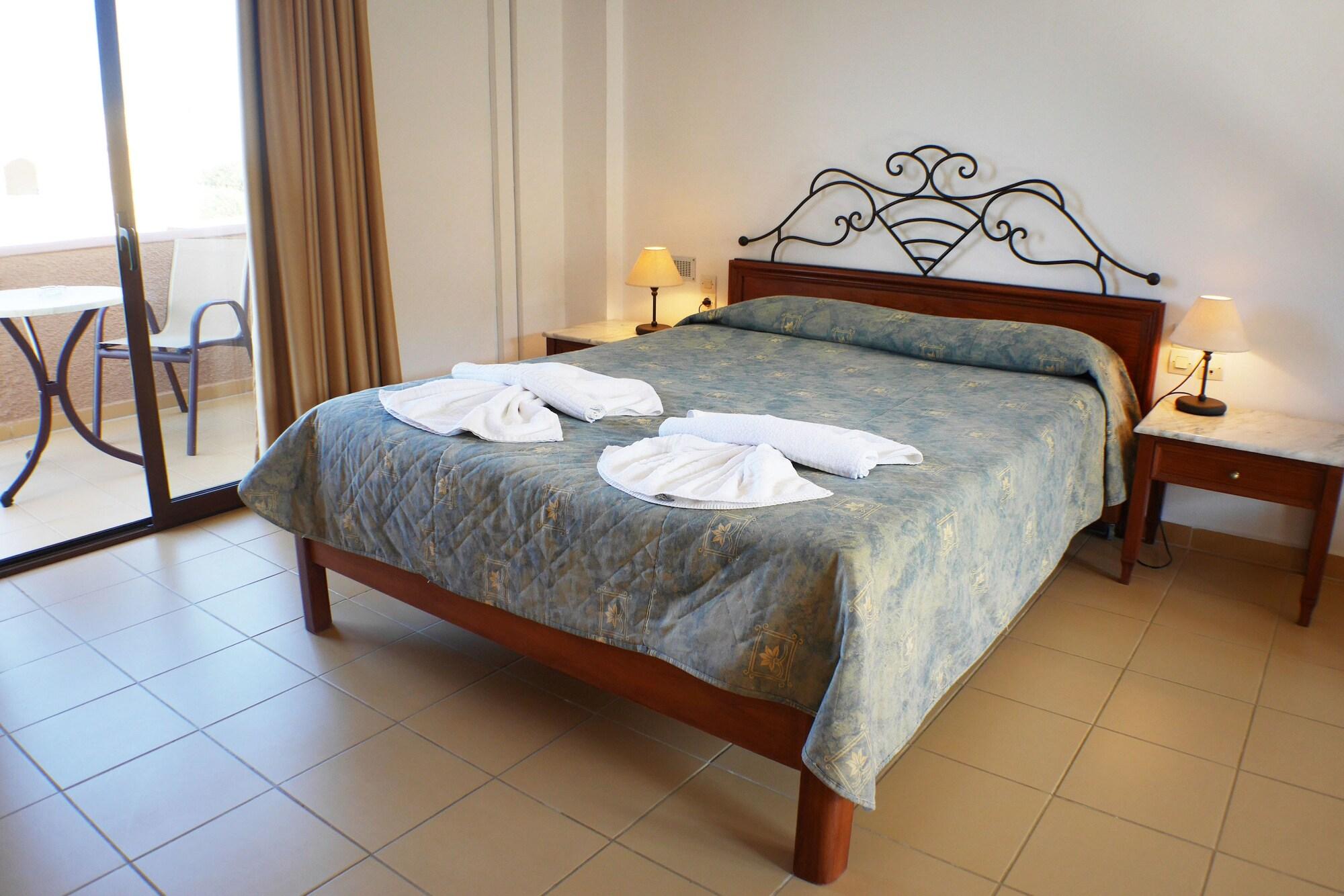 Areti Aparthotel Ханя Екстериор снимка